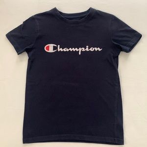 Champion boy’s short sleeves T-shirt. Size M